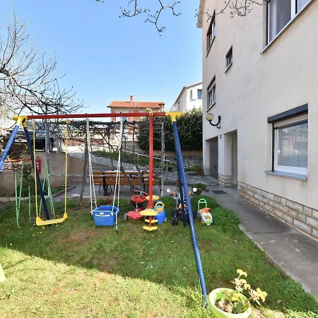 Cosy Holiday In With Garden Holiday home Zadar