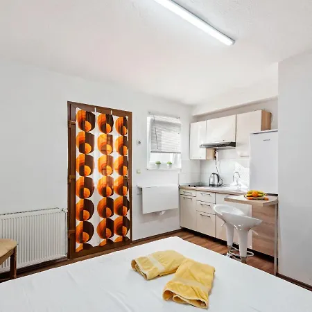 Cosy Holiday In With Garden Zadar